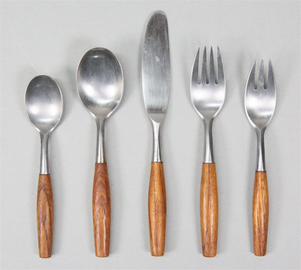 Lot 257: 40 Pieces Jens Quistgaard Dansk Fjord Flatware