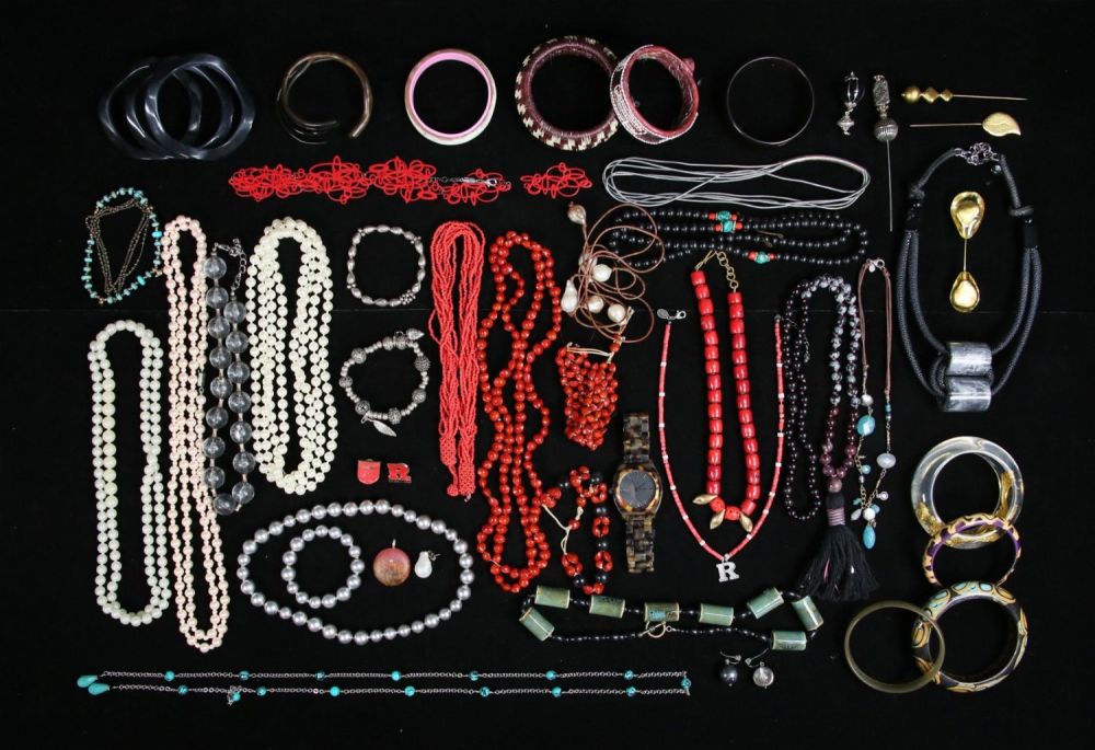 Lot 270: Lot of Costume Jewelry