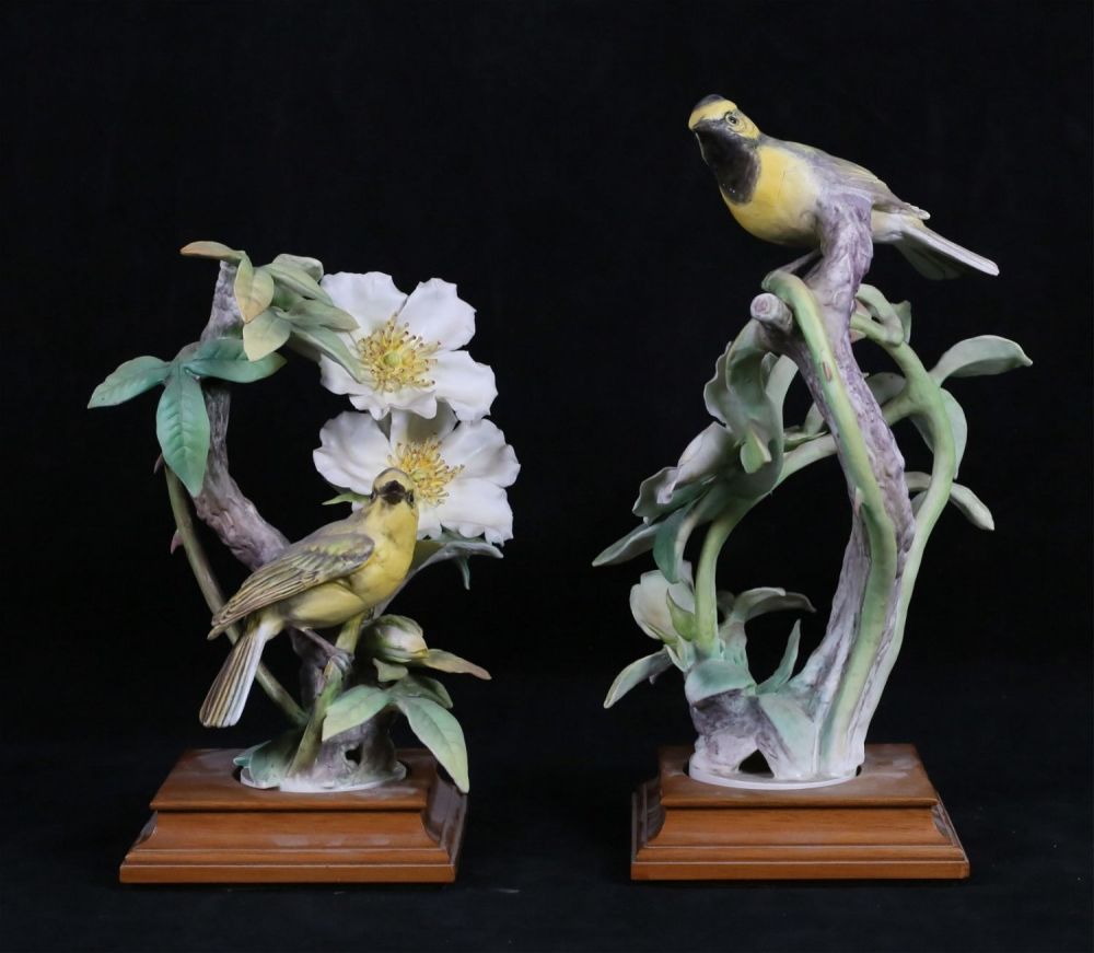 Lot 170: Royal Worcester Pair Hooded Warbler Bird Figures
