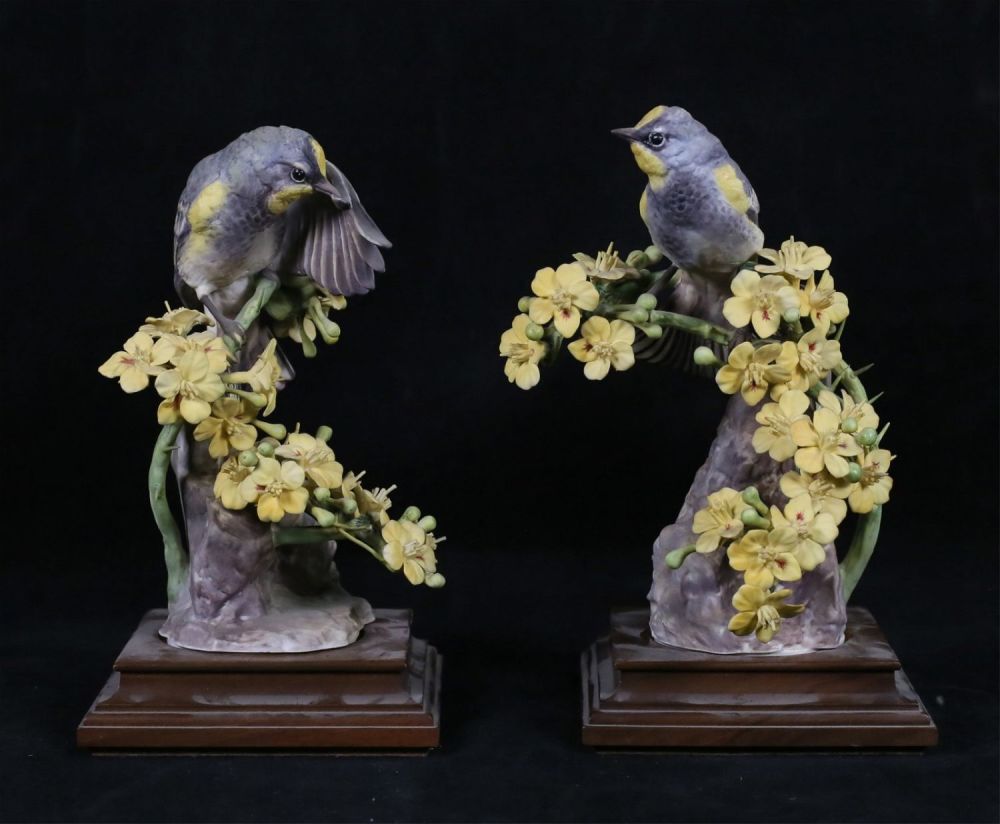 Lot 181: Royal Worcester Pair Audubon Warbler Figures