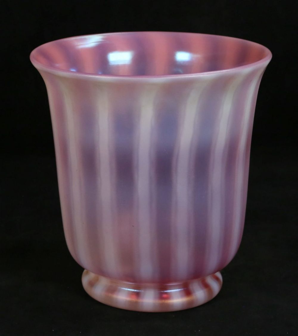 Lot 224: Steuben Oriental Poppy Art Glass Vase