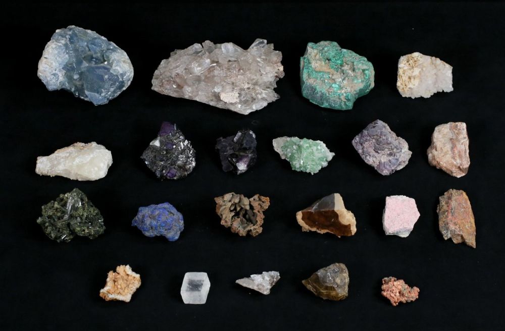 Lot 311: Lot of Mineral Specimens Including Celestine