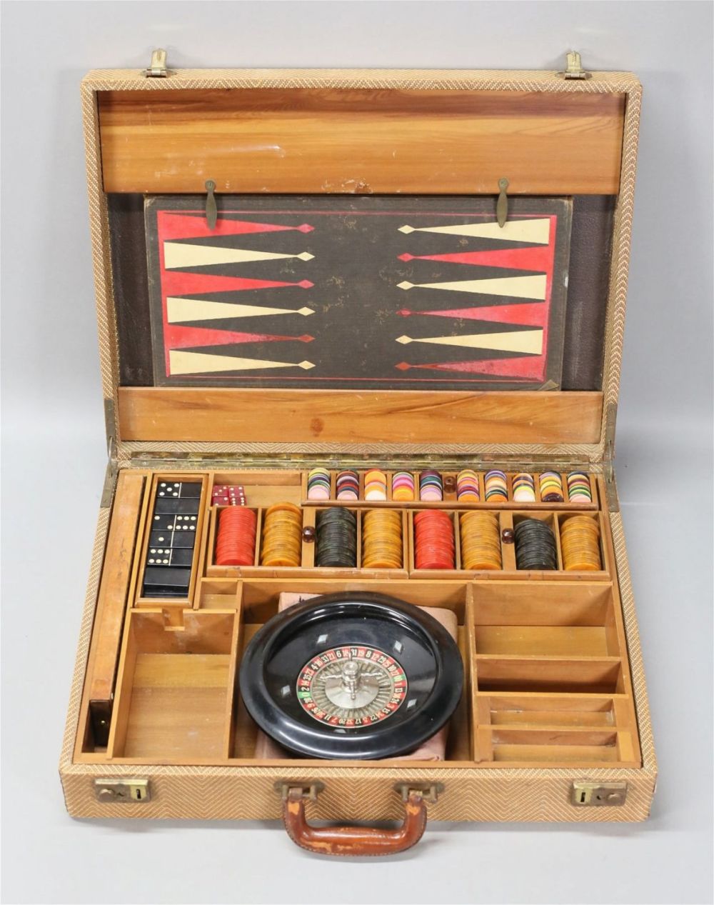 Lot 233: Bakelite Poker Chips, Roulette, Backgammon, Case