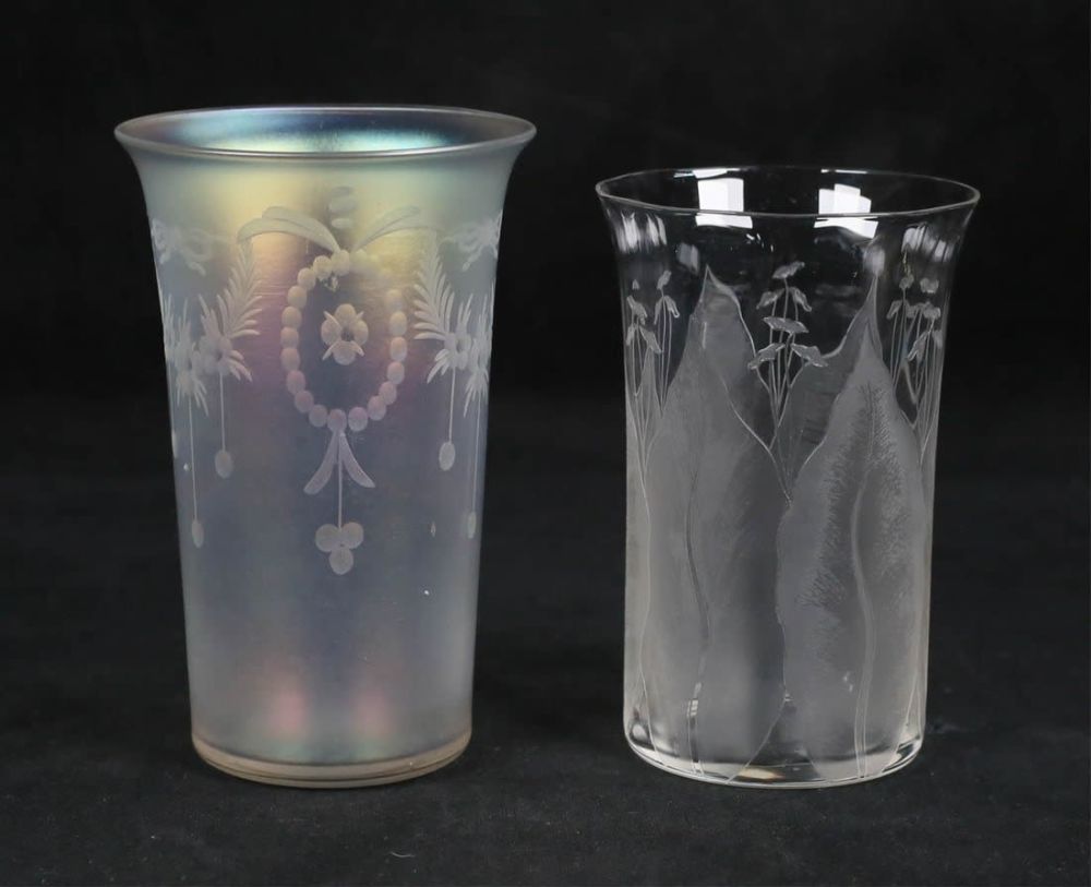 Lot 490: 2 Etched Glass Tumblers 1 Steuben Verre de Soie