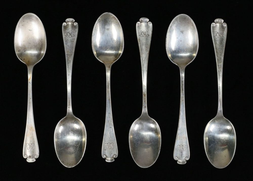 Lot 523: 6 Tiffany & Co. Flemish Sterling Teaspoons
