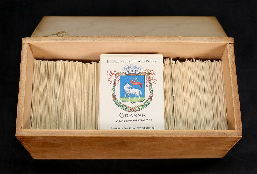 Lot 167: Cigarettes Laurens French Tobacco Cards