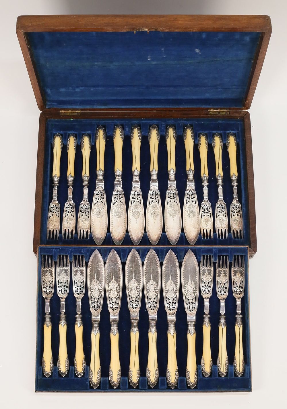 Lot 343: 24 Piece Mappin & Webb Silverplate Fish Set