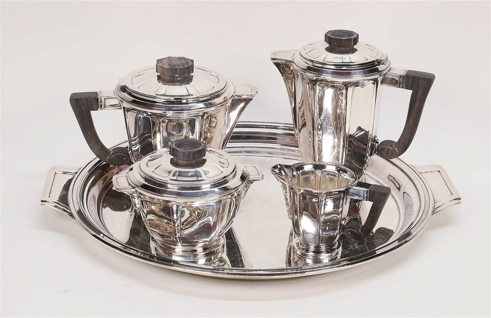 Lot 344: Boulenger 5 Piece Art Deco Coffee & Tea Service