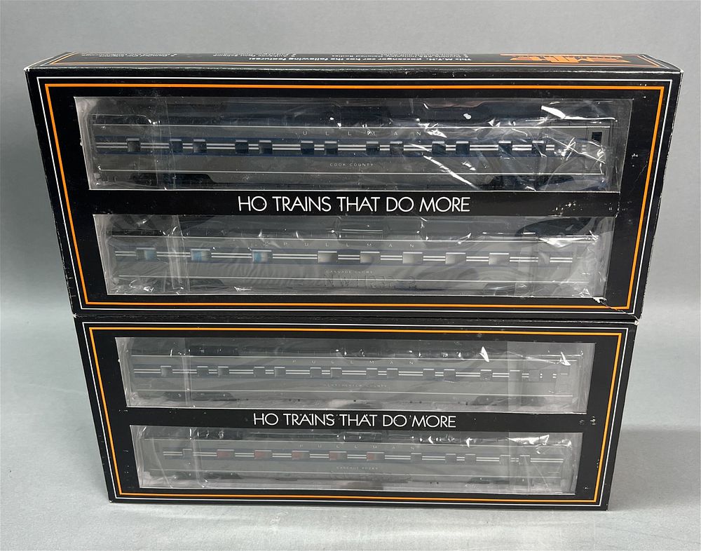 Lot 159: Lot of 2 MTH Electric HO 2 Car Sleeper Set