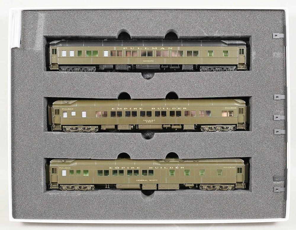 Lot 197: Challenger Imports 3 Pack B - Great Northern Rail