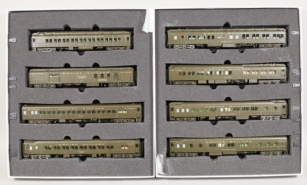 Lot 198: Lot of 2 Challenger Imports Great Northern Railway