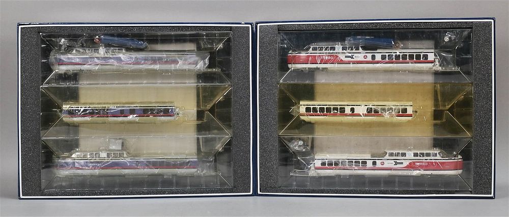 Lot 370: Lot of 2 Rapido Turbo Train Early Amtrak/Penn Cent