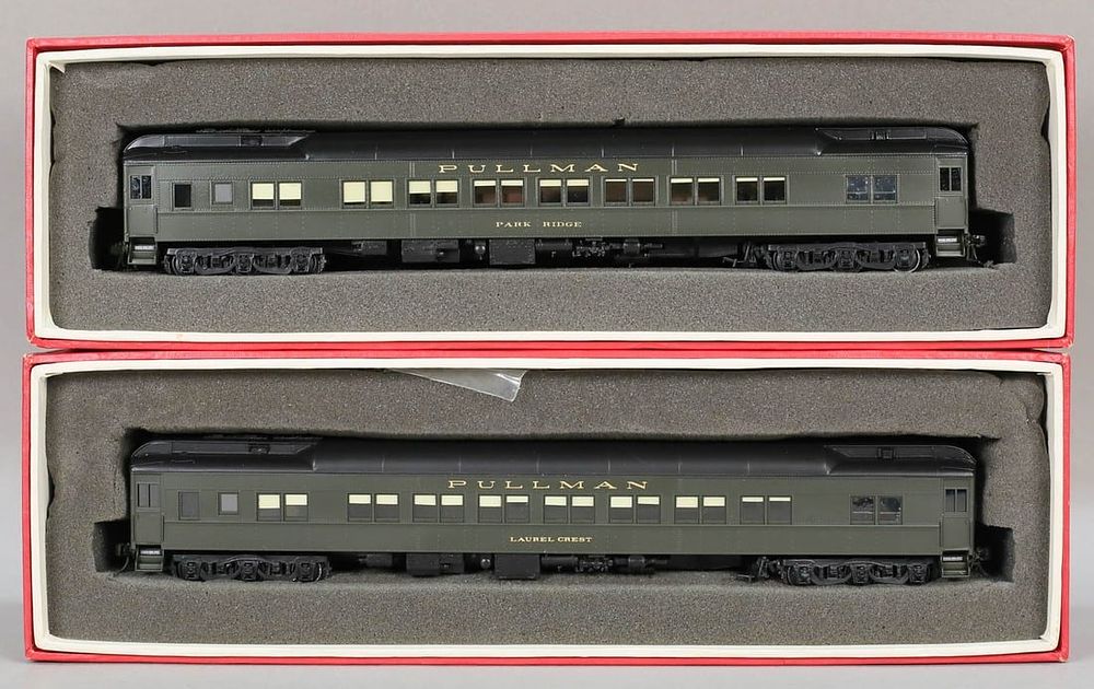 Lot 401: Lot of 2 Craftsman - Pullman 14 Sec Passenger Car