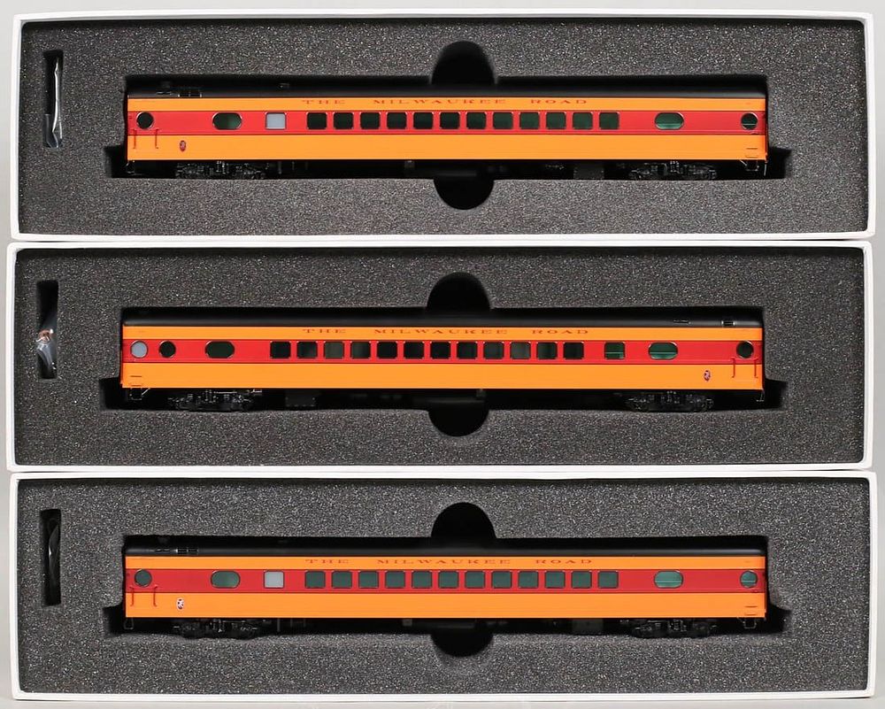 Lot 439: Lot of 3 Shoreham Shops - Milw 03 52 Seat Coach