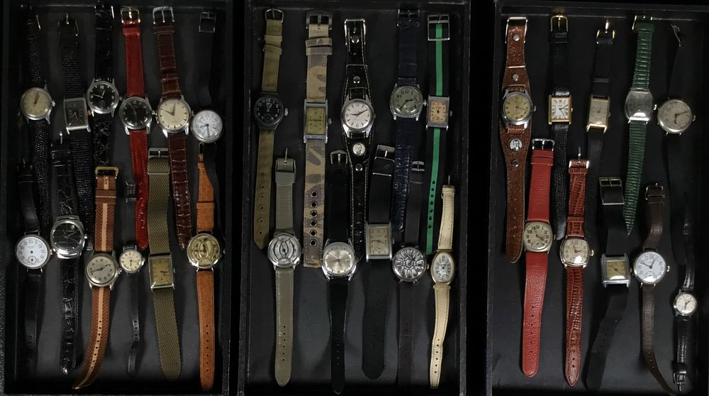 Lot 333: 32 Vintage Watches Bulova, Wittnauer, Elgin