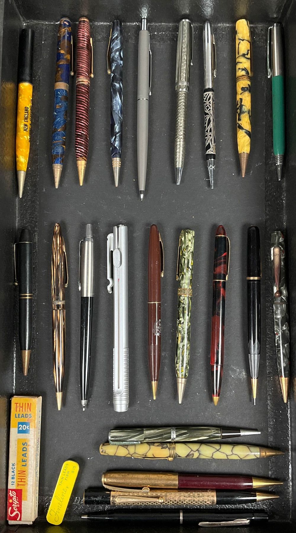 Lot 364: 22 Mechanical & Other Pencils Parker, Oxford