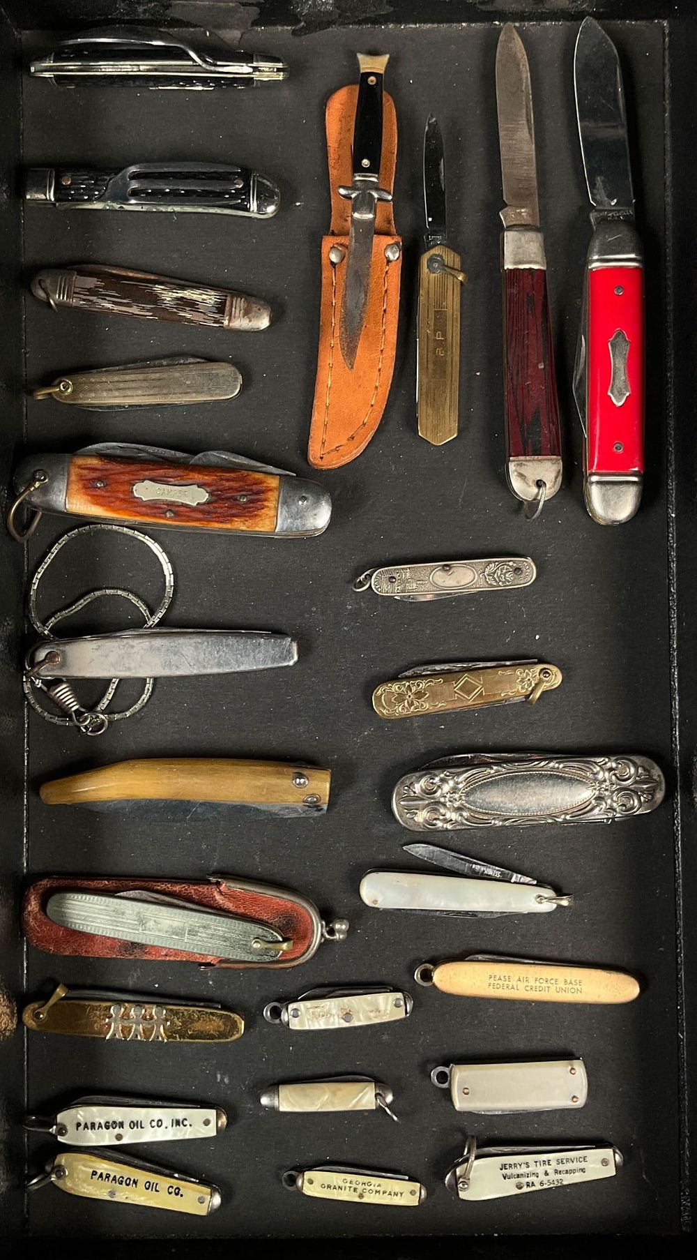 Lot 367: Lot of Pocket Knives