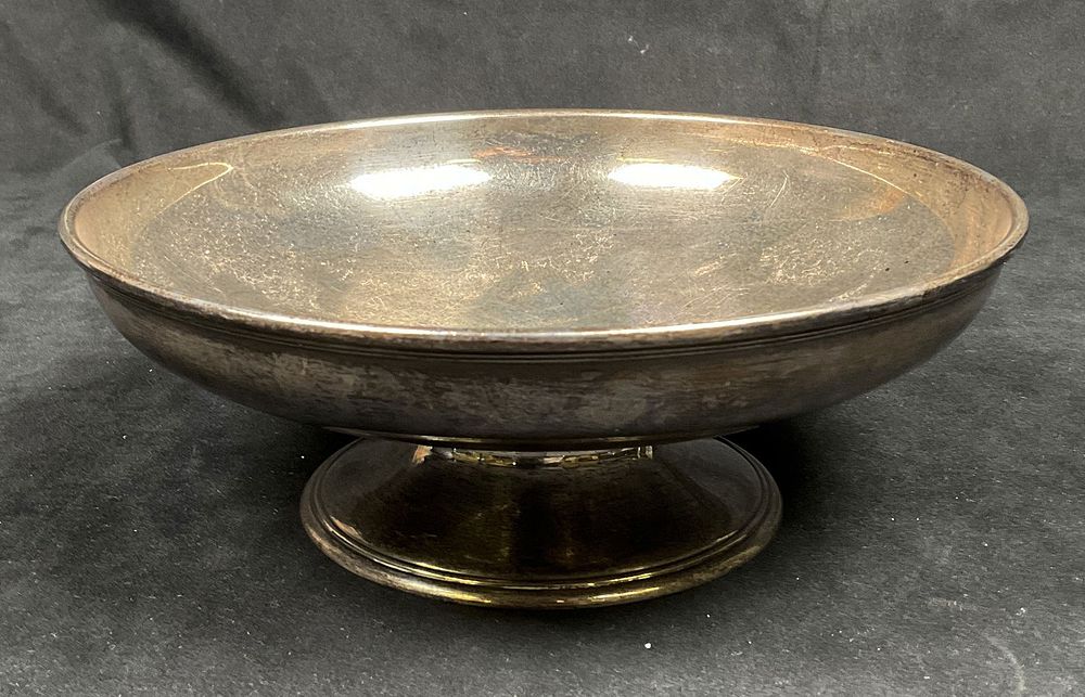 Lot 262: Tiffany & Co. Makers Sterling Pedestal Bowl