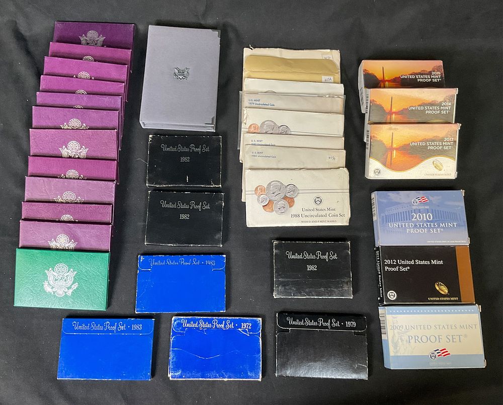 Lot 306: 26 Untied States Proof Sets 6 Uncirculated Sets