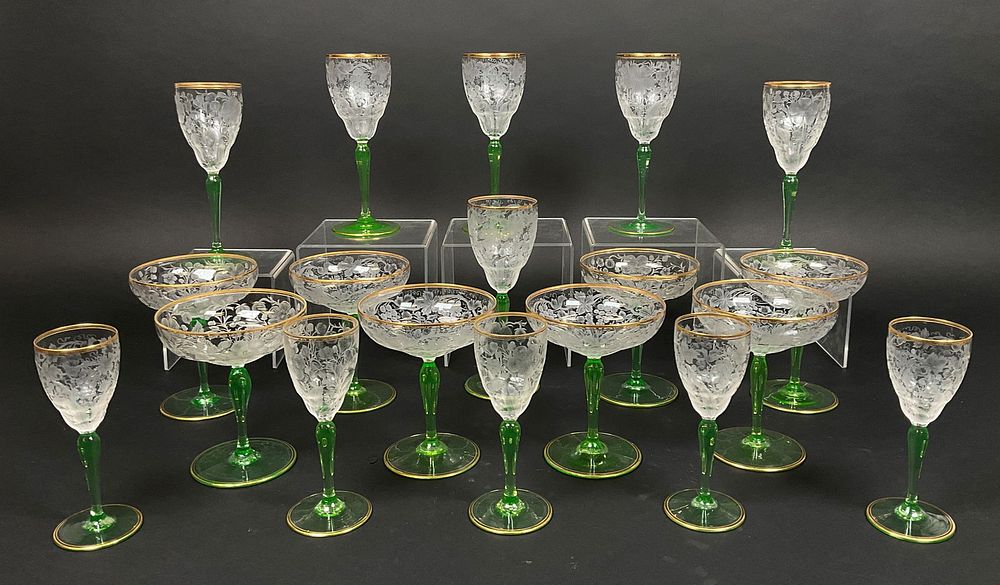 Lot 437: 23 Pieces Vintage Stemware