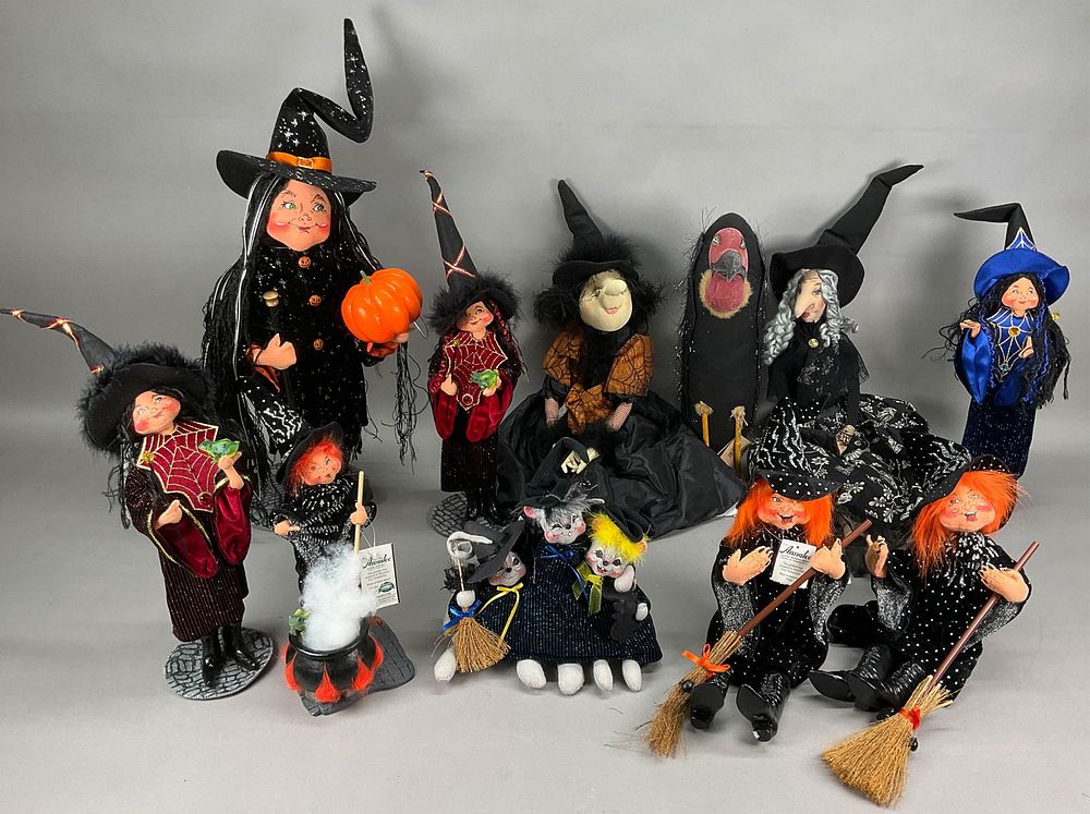 Lot 171: 11 Annalee Gallerie Halloween Figures Decorations