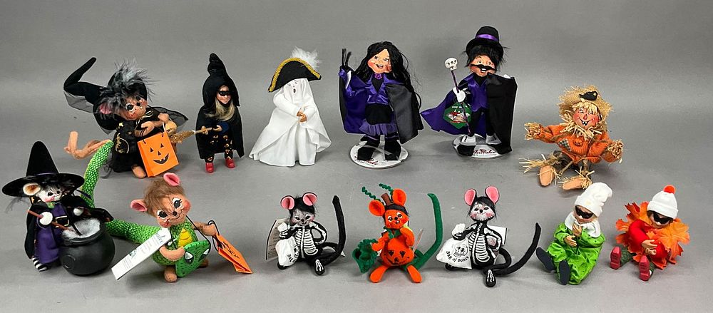 Lot 172: 13 Annalee Kindles Halloween Figures Most w/ Tags
