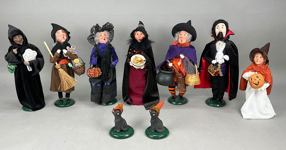 Lot 175: 9 Byers Choice Halloween Witches Cats Most w/o Tag