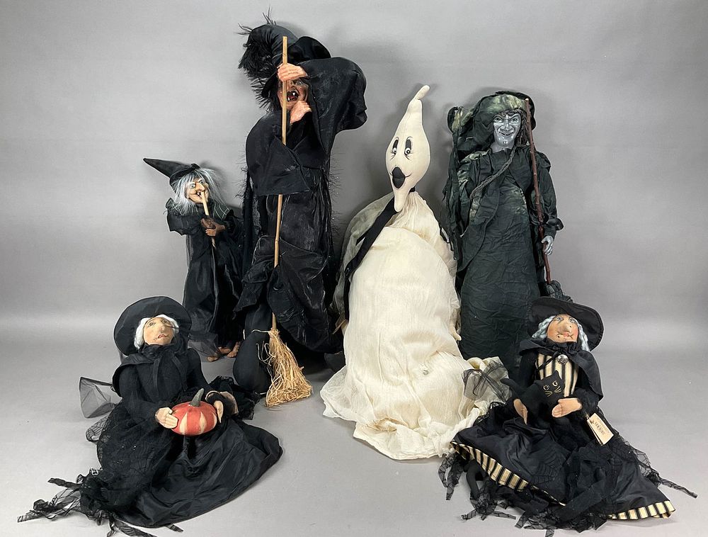 Lot 176: 6 Halloween Joe Spencer Witches/Ghosts Figures