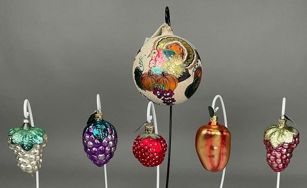 Lot 202: 6 Thanksgiving Ornaments - Fraga, Christborn