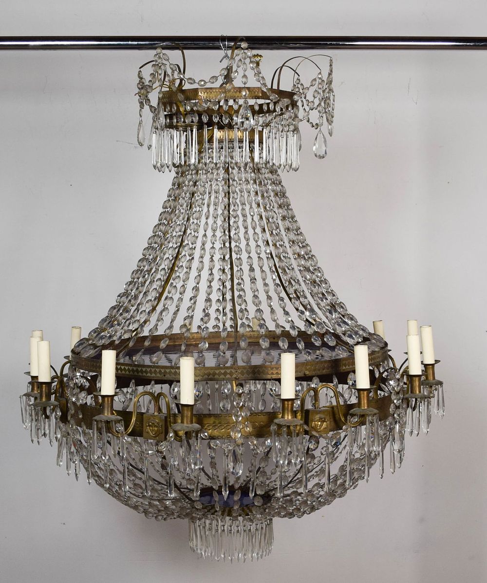 Lot 160: Continental Gilt Metal 16 Light Chandelier
