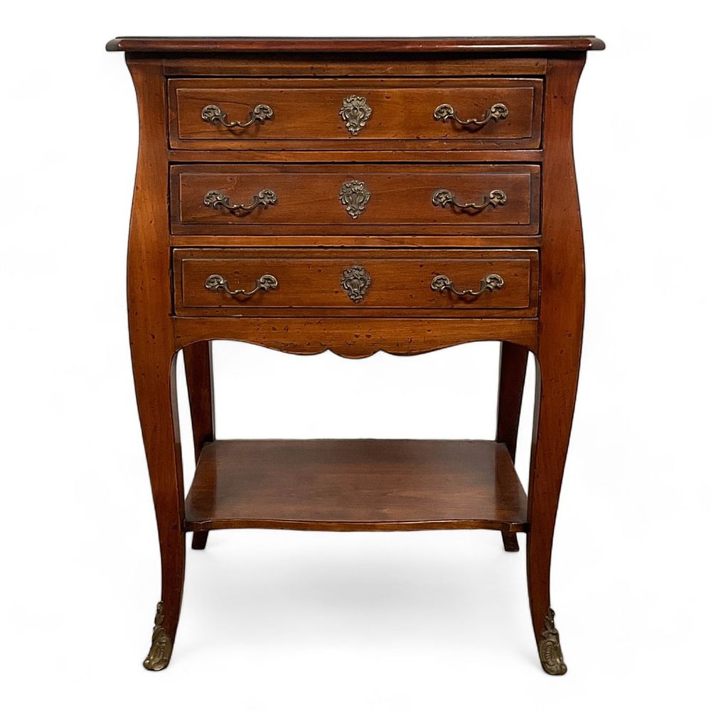 Lot 165: 3 Drawer Stand