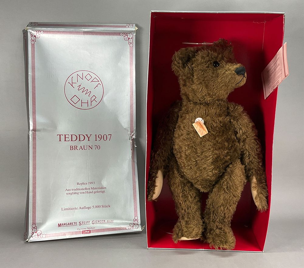 Lot 207: Steiff Teddy Bear 1907 Replica Brown 70 with Box