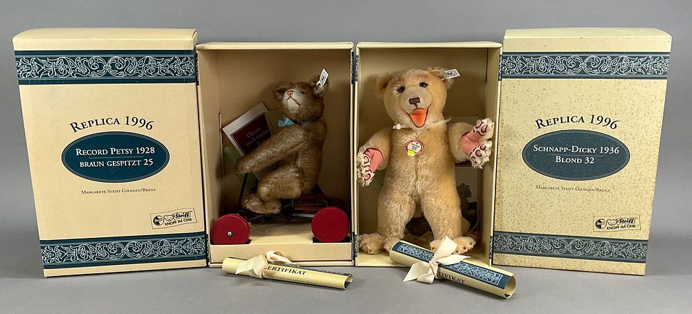 Lot 210: 2 Steiff Bears - Record Petsy and Schnapp-Dicky