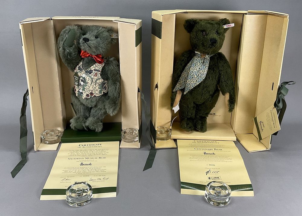 Lot 222: 2 Steiff Bears Harrods Centenary & Victorian w/Box