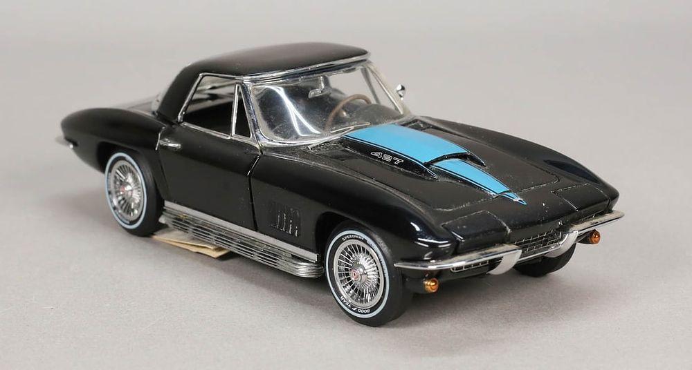 Lot 312: Franklin Mint 67 Black Corvette Stingray Model Car
