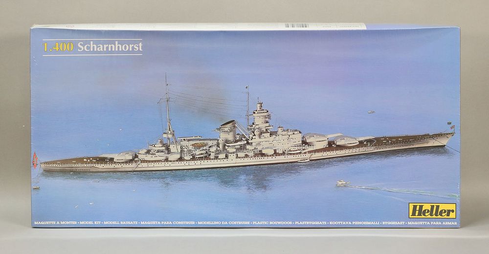 Lot 325: Heller 1:400 Scale Scharnhorst Model Ship