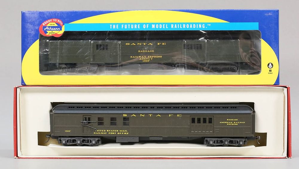 Lot 381: Lot of 2 - Rivarossi & Athearn Santa Fe HW Baggage