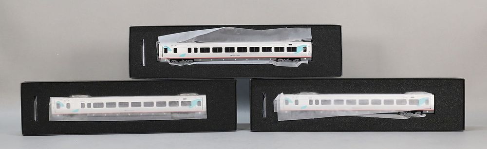 Lot 385: Lot of 3 Bachmann Spectrum Acela Express Trains