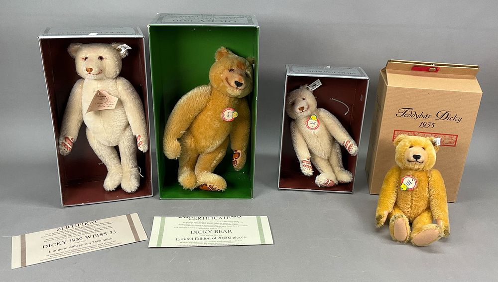 Lot 421: 4 Steiff Dicky 1930 & 1935 Replica Bears w/Boxes