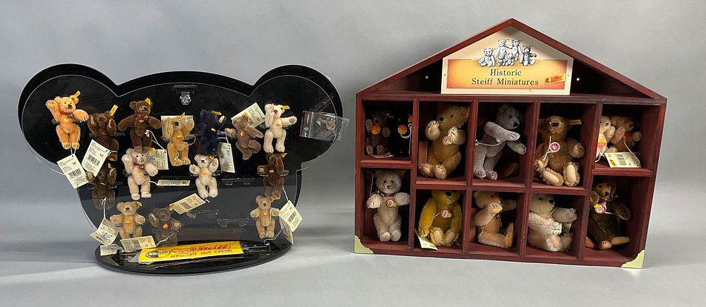 Lot 166: 2 Steiff Historic Miniature Displays 26 Bears