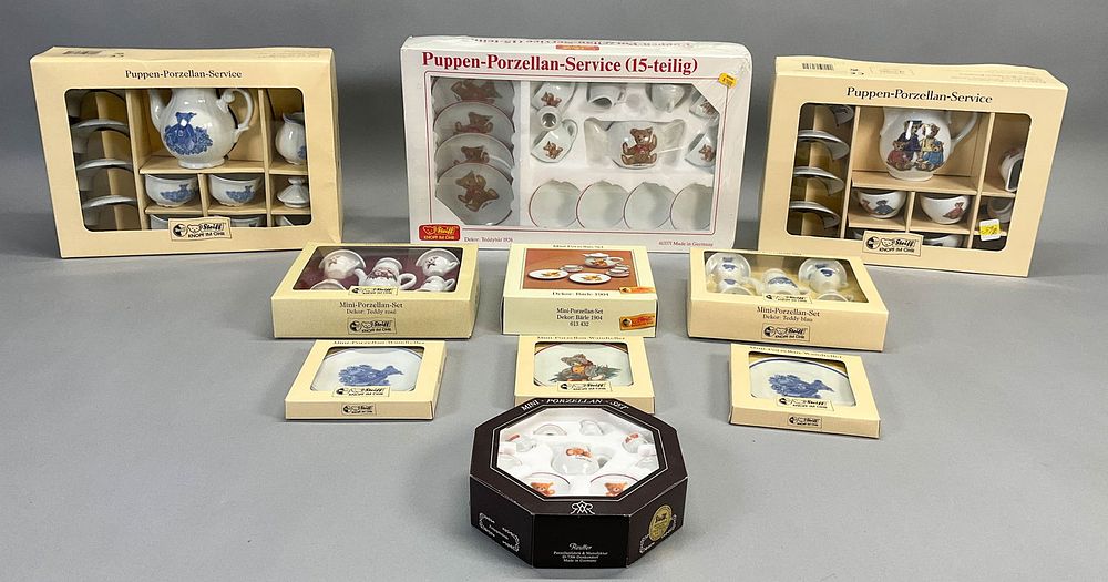 Lot 169: 10 Steiff Porcelain Sets