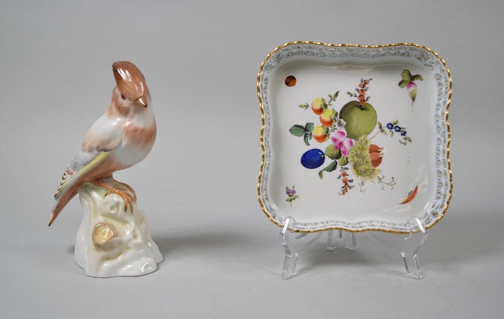 Lot 174: 2 Pieces Herend Porcelain Singer Bird & Dish