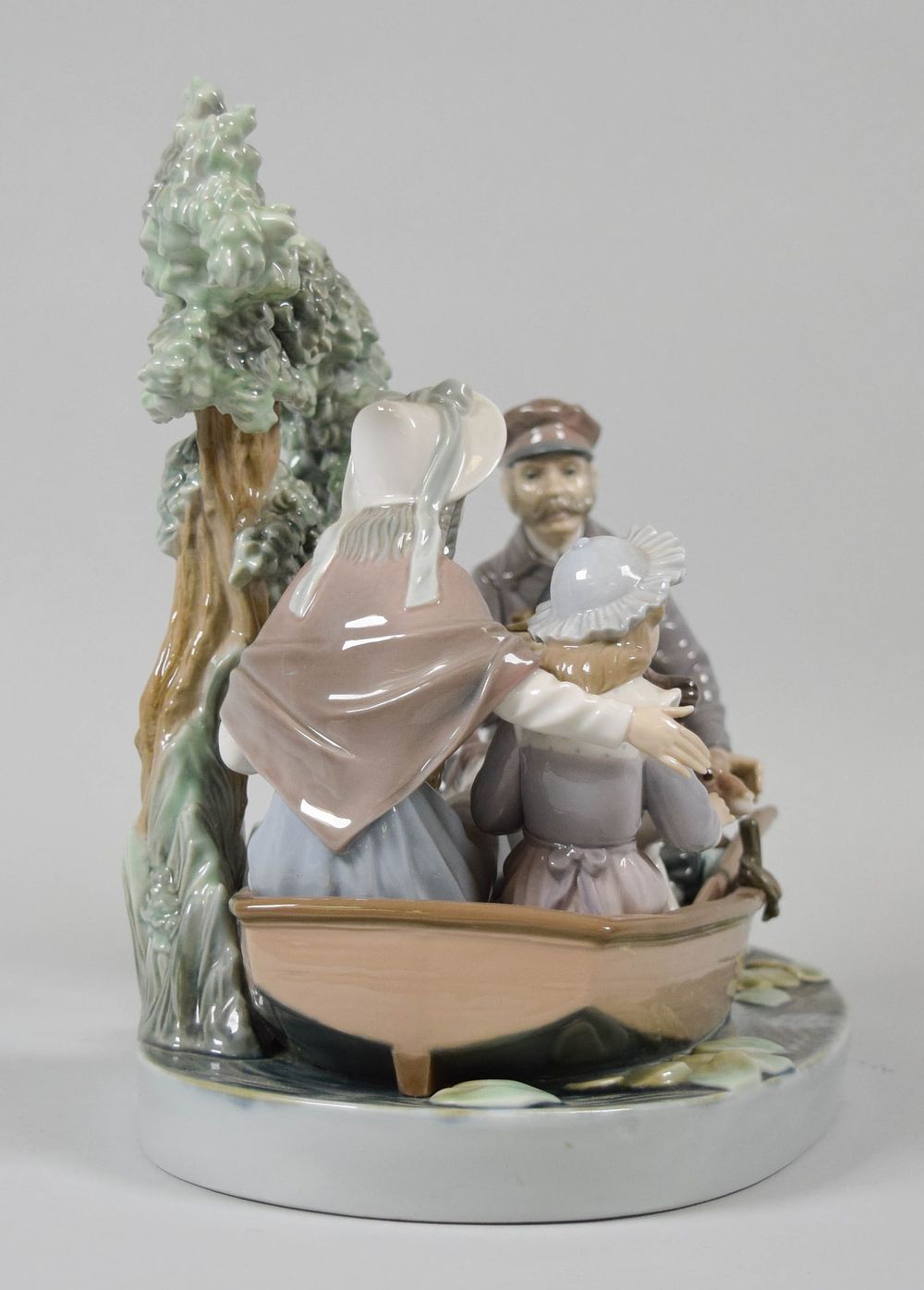Lot 175: Lladro Figure Group On the Lake