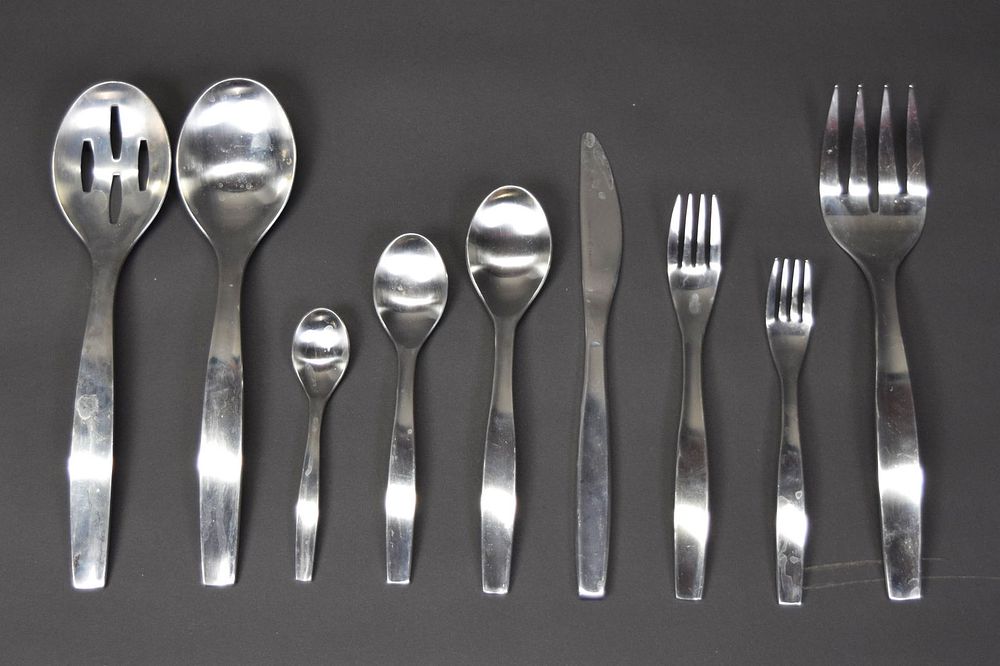 Lot 210: Gourmet Settings Loft Danish Modern 104 Pieces