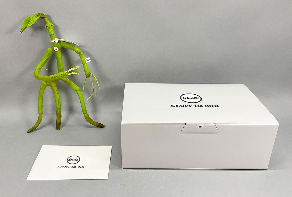 Lot 409: Steiff Fantastic Beasts Bowtruckle