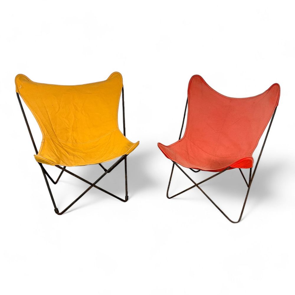 Lot 222: Pair of Modern Knoll Style Hardoy Butterfly Chairs