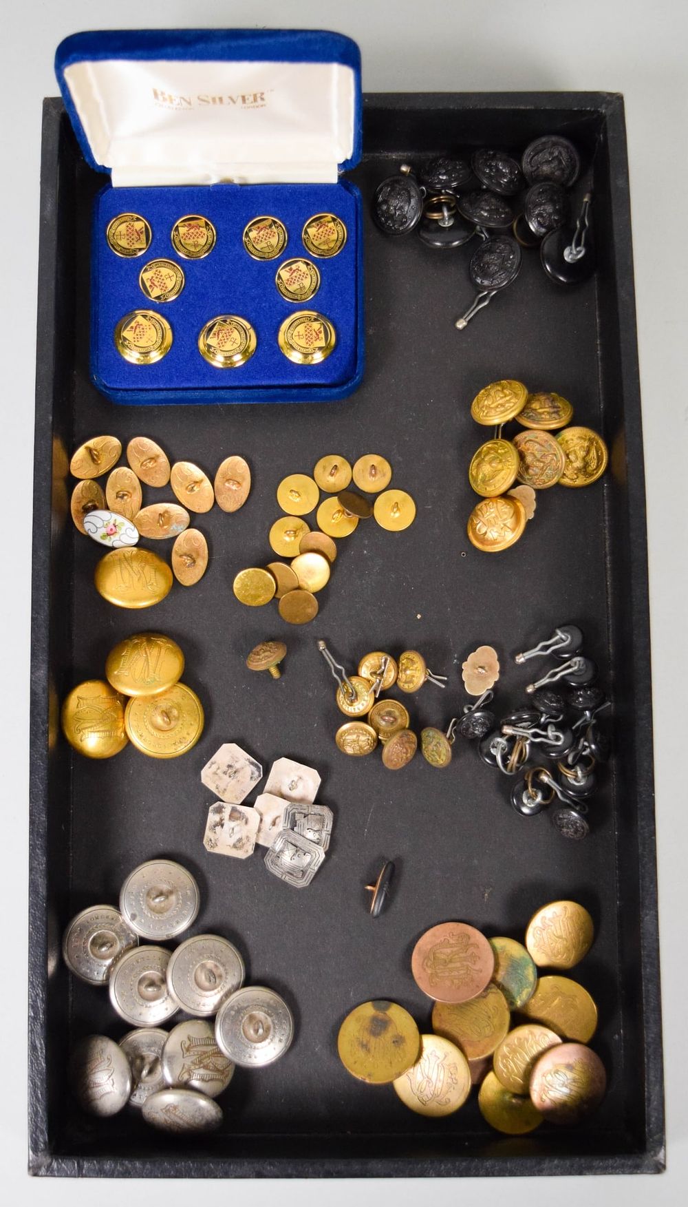 Lot 307: Lot of Vintage Buttons