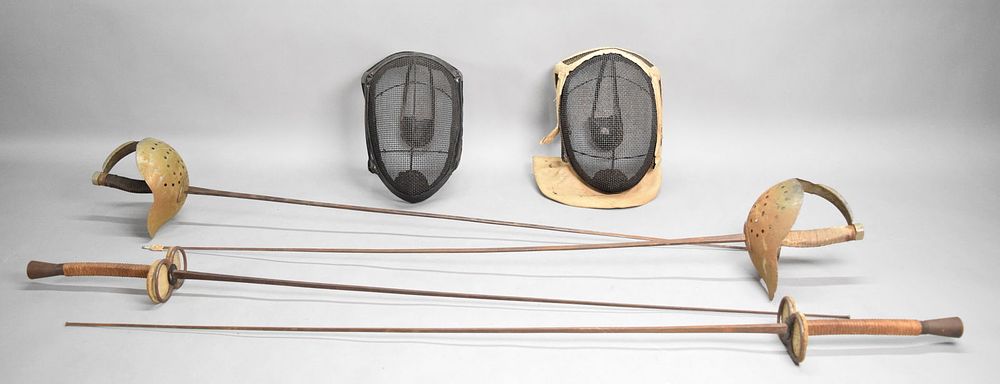 Lot 322: 4 Fencing Foil Swords With 2 Masks