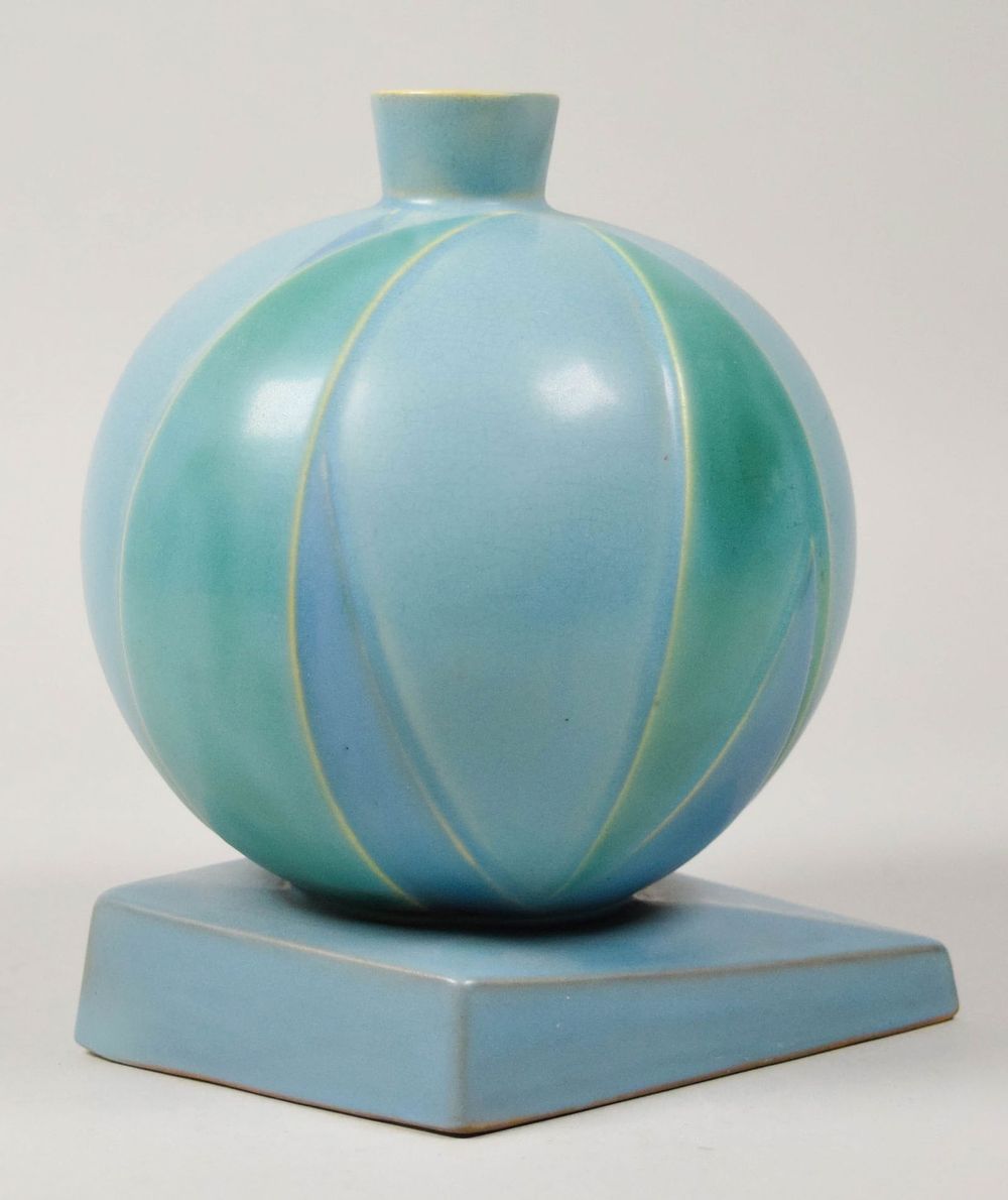 Lot 229: Roseville Pottery Futura Ball Vase Bamboo Leaf