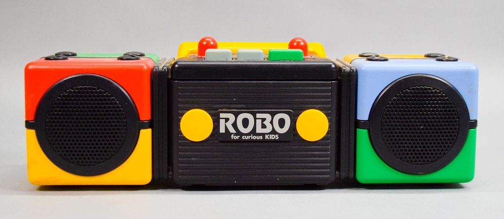 Lot 274: Sanyo Robo Vintage Cassette Player